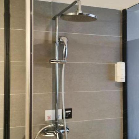 T Social Hotel Guangzhou Railway Station Branch Екстер'єр фото
