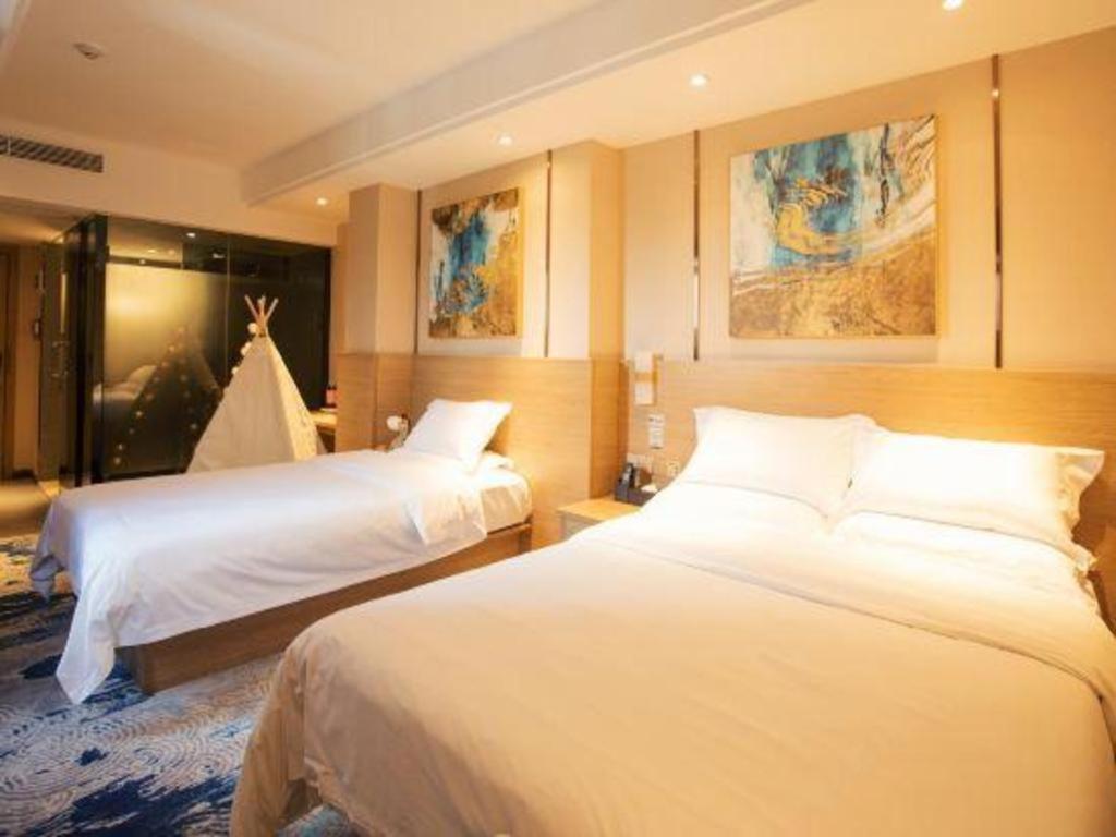 T Social Hotel Guangzhou Railway Station Branch Екстер'єр фото