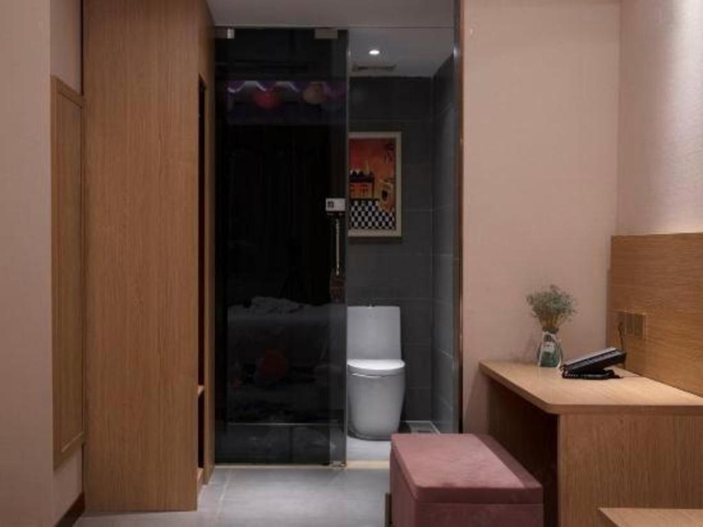 T Social Hotel Guangzhou Railway Station Branch Екстер'єр фото