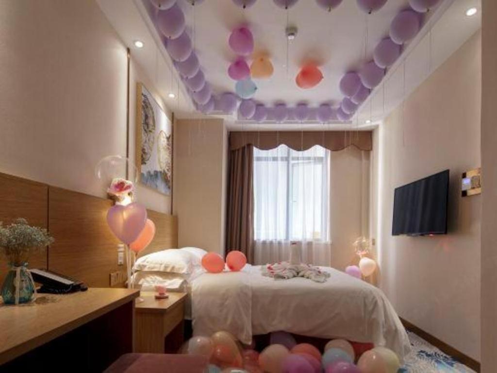 T Social Hotel Guangzhou Railway Station Branch Екстер'єр фото