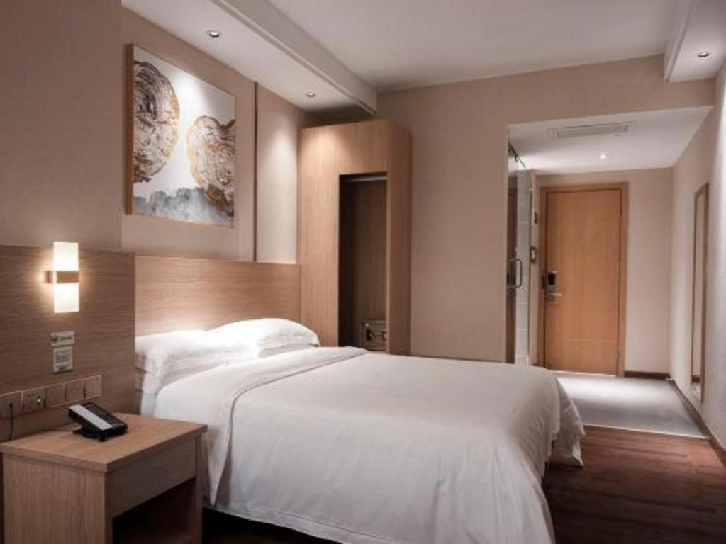 T Social Hotel Guangzhou Railway Station Branch Екстер'єр фото