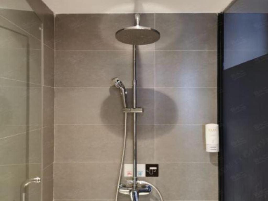 T Social Hotel Guangzhou Railway Station Branch Екстер'єр фото