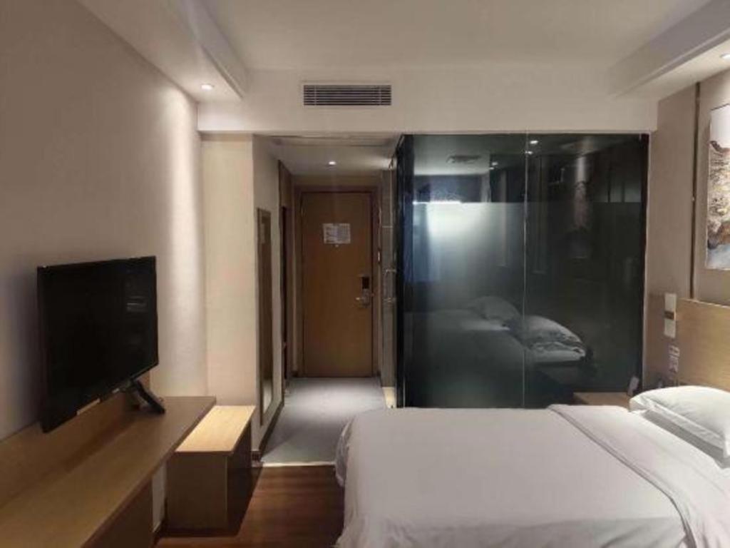 T Social Hotel Guangzhou Railway Station Branch Екстер'єр фото
