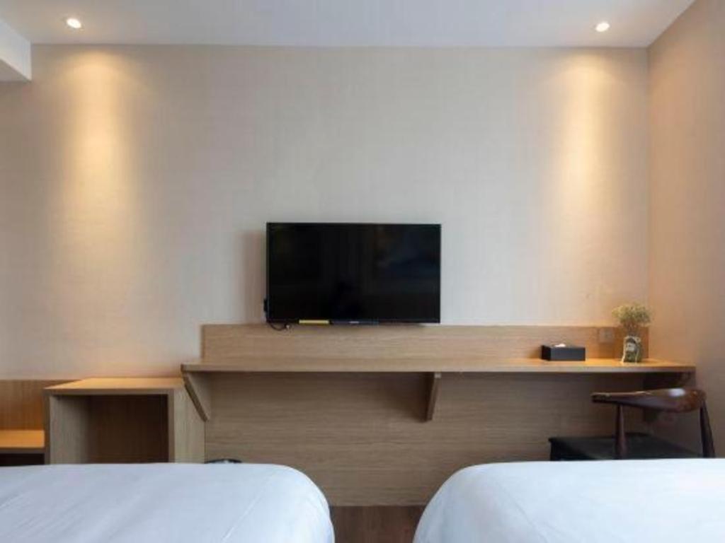 T Social Hotel Guangzhou Railway Station Branch Екстер'єр фото